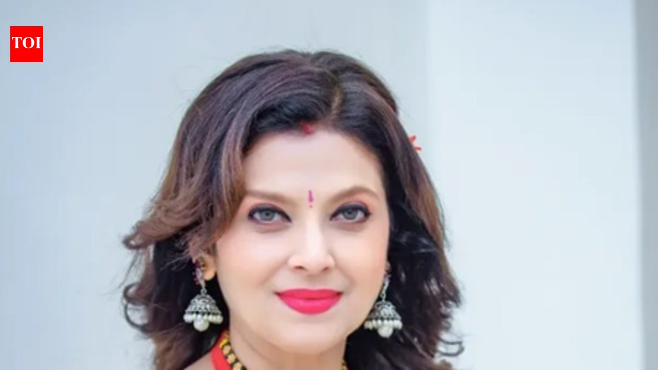 CINTAA विवाद में नया मोड़: अभिनेत्री वर्षा उगांवकर ने स्टाफ पर लगाए गंभीर आरोप, एफडी विवरण को लेकर उठाए सवाल