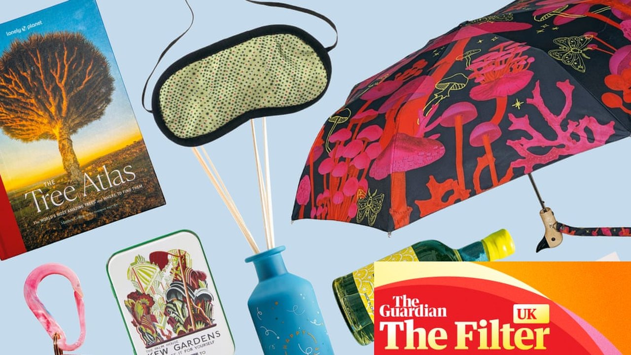 A Guide to Sustainable and Thoughtful Gifts for the Modern Traveler — article featured image