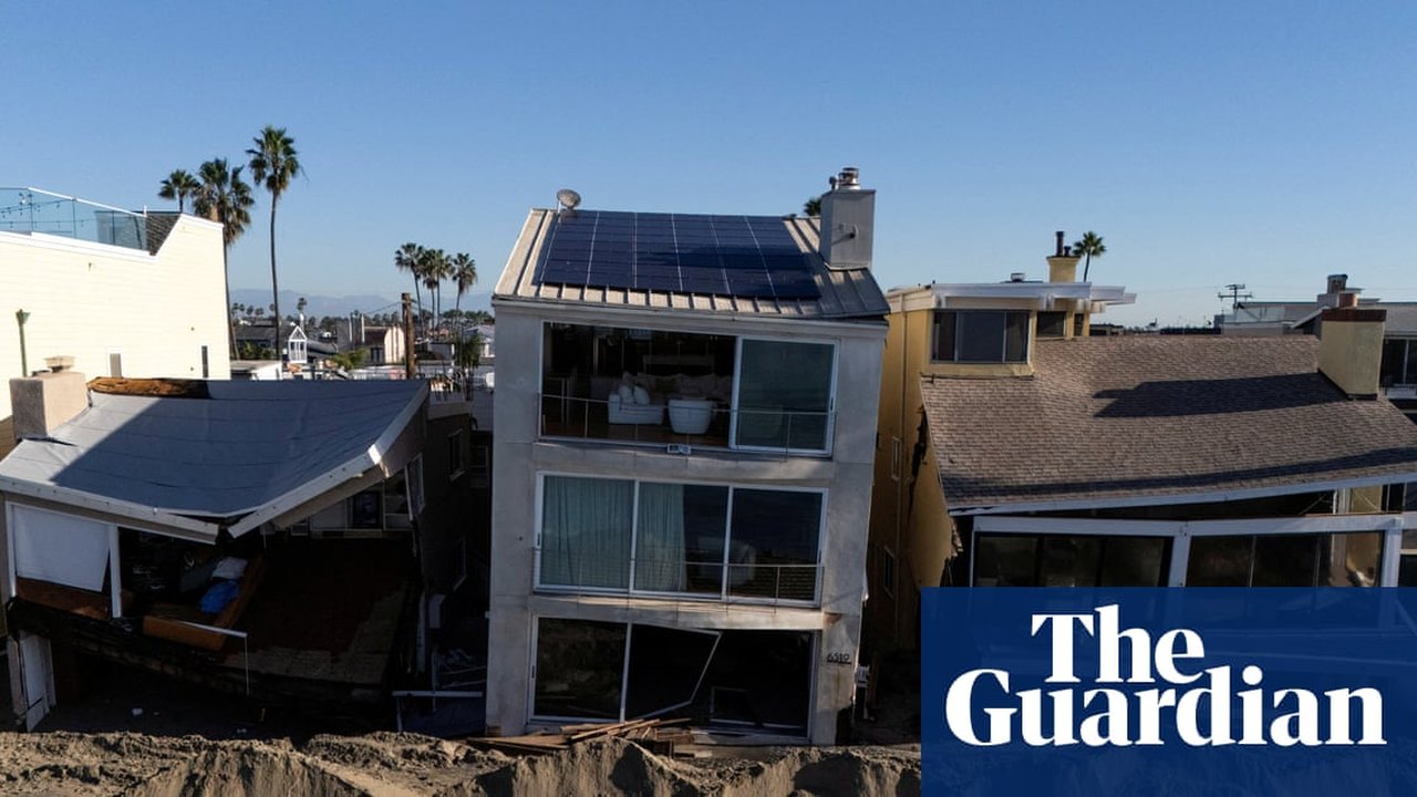 California Coastal Communities Brace for Record-Breaking Tides — article featured image